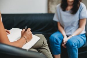 ¿Qué es la terapia de grupo y qué aporta? Guía completa sobre el poder curativo de la comunidad